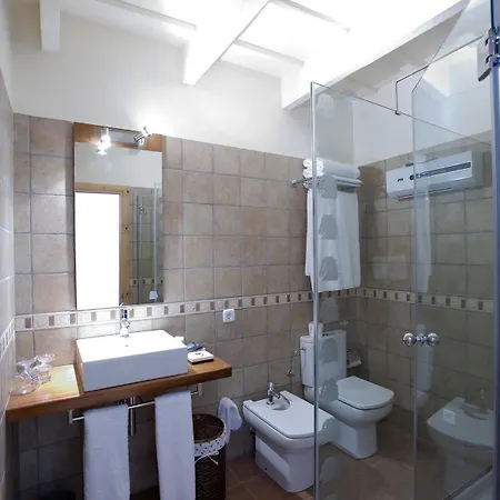 Hotel Es Mercadal מלון אס מרקדל