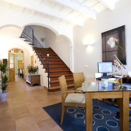 מלון Hotel Es Mercadal אס מרקדל