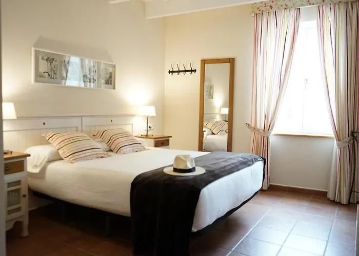 Hotel Es Mercadal Szálloda 4*