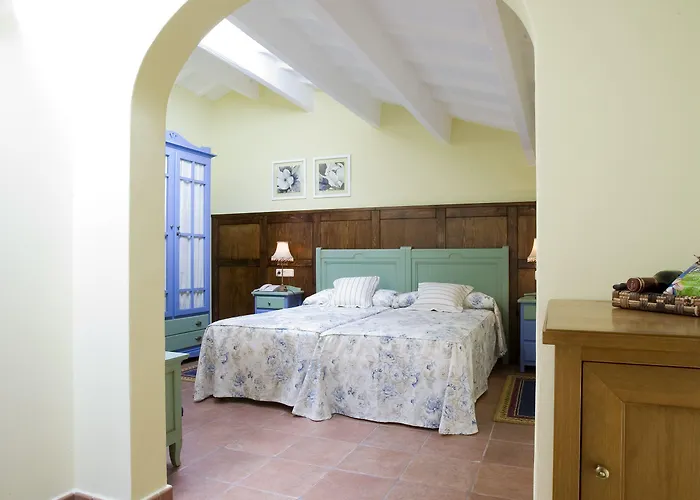 Hotel Es Mercadal 4*