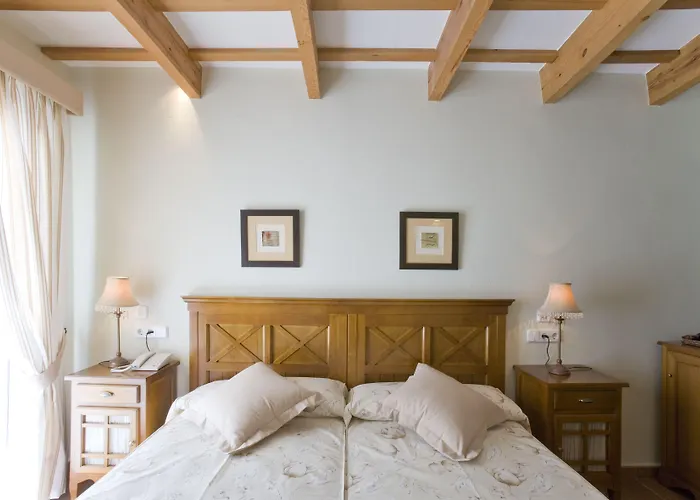 梅尔卡达尔酒店